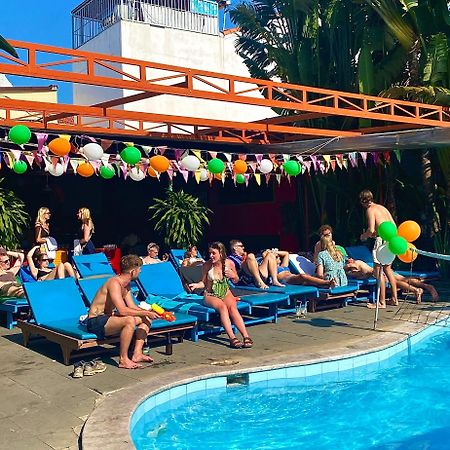 Bed Station Hostel & Pool Bar Hoi An " Former Sunflower" Buitenkant foto