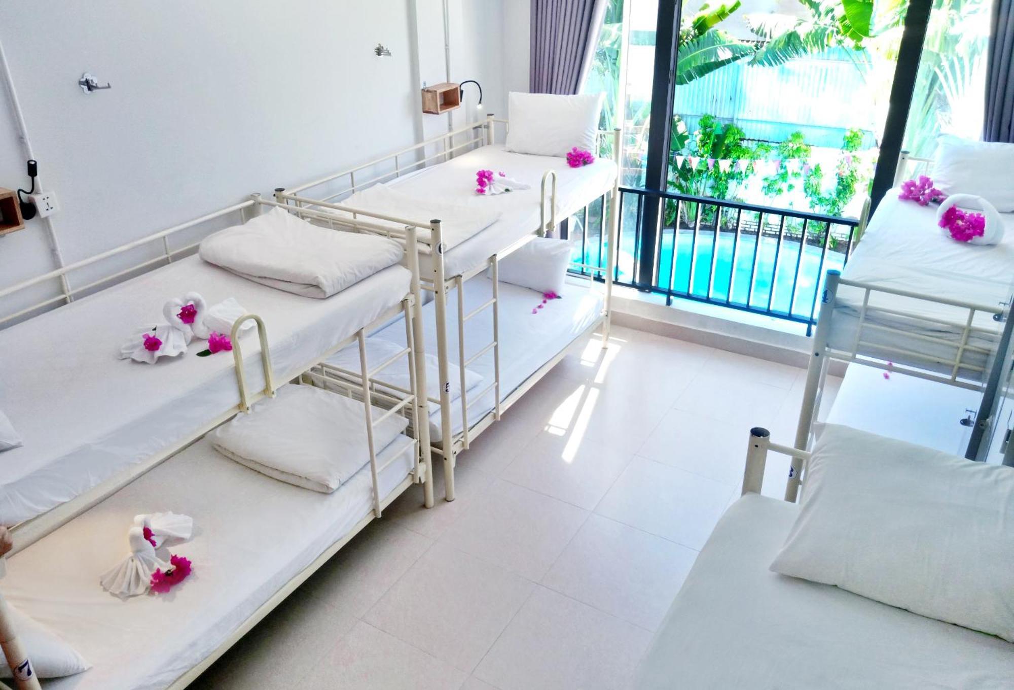 Bed Station Hostel & Pool Bar Hoi An " Former Sunflower" Buitenkant foto