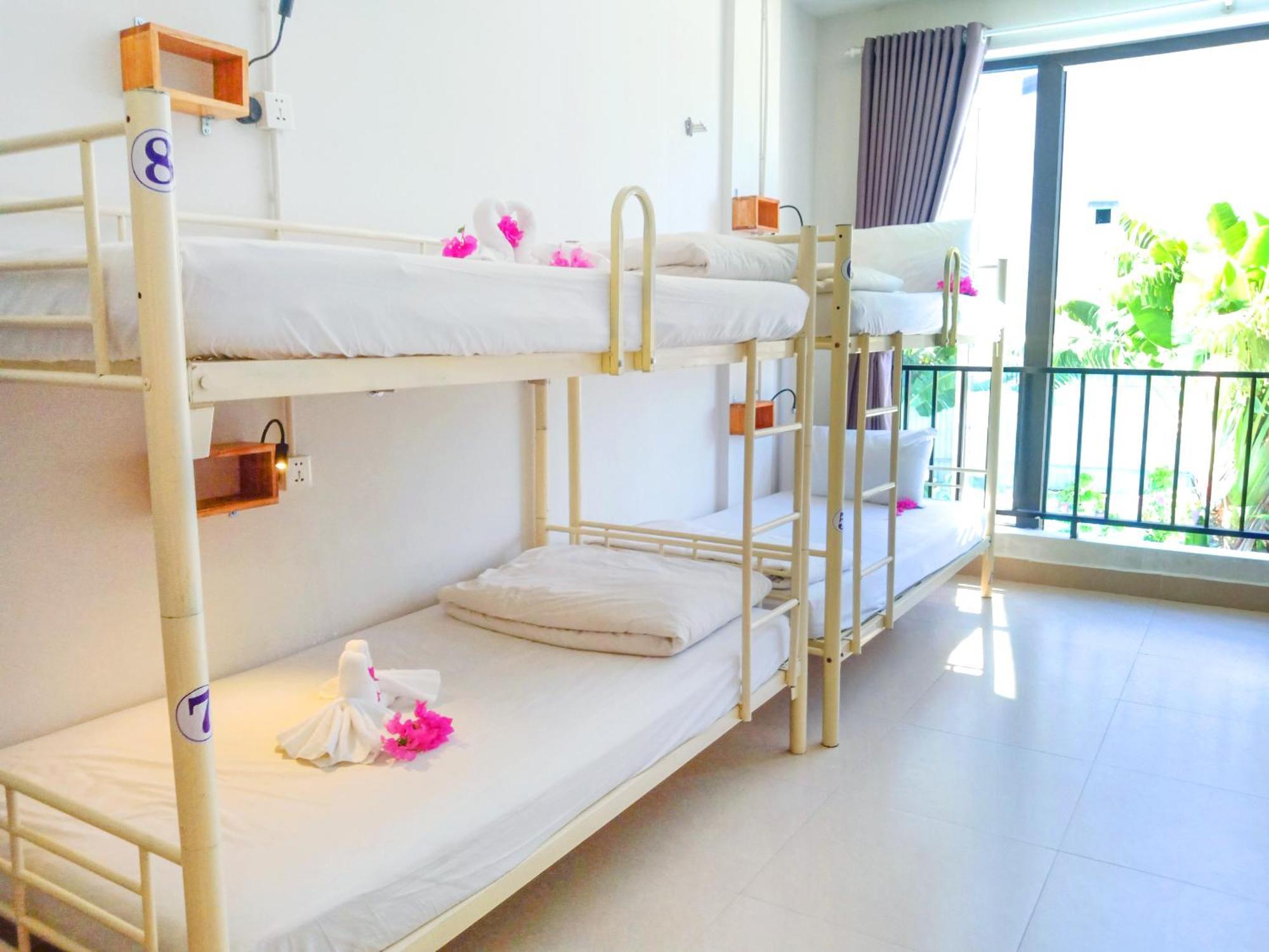 Bed Station Hostel & Pool Bar Hoi An " Former Sunflower" Buitenkant foto