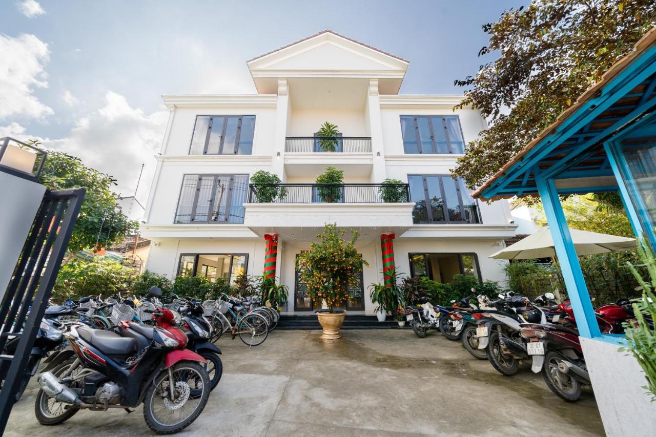 Bed Station Hostel & Pool Bar Hoi An " Former Sunflower" Buitenkant foto
