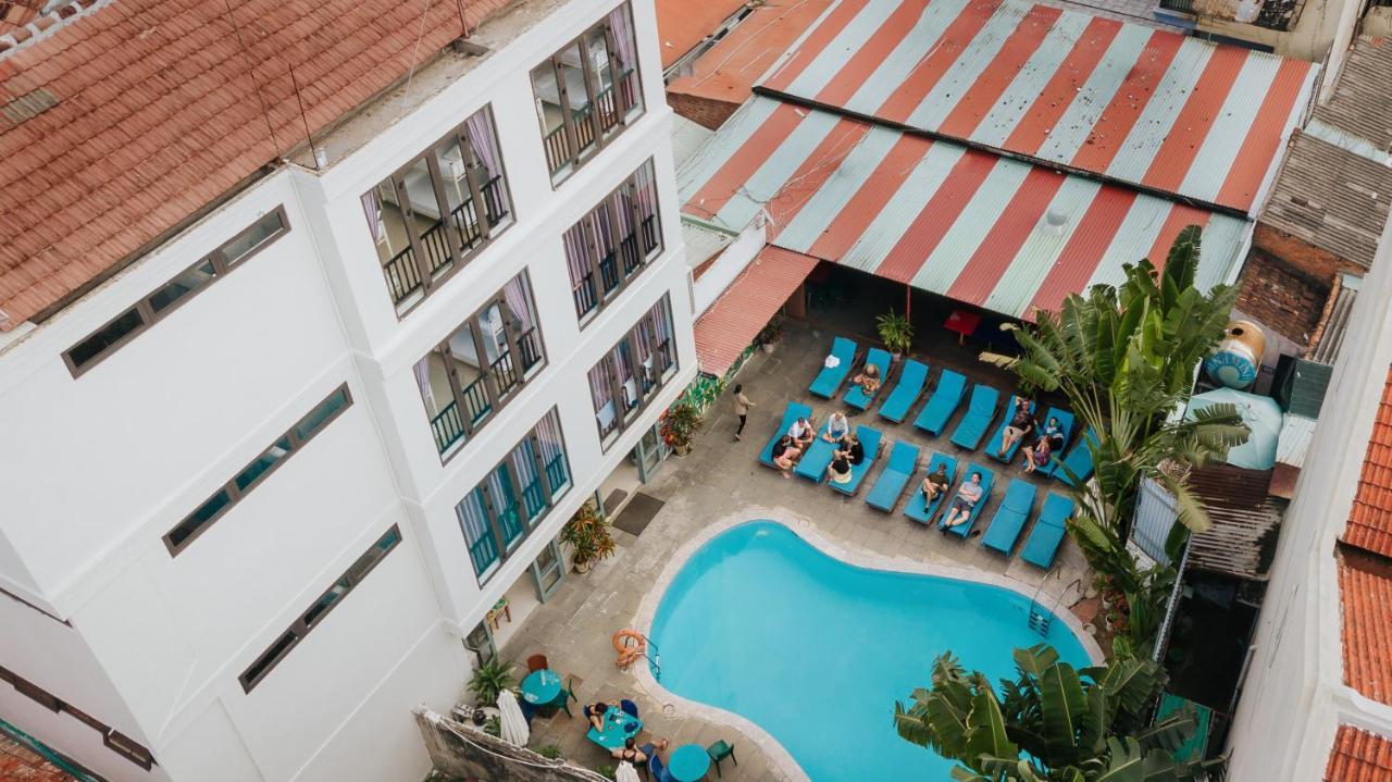 Bed Station Hostel & Pool Bar Hoi An " Former Sunflower" Buitenkant foto